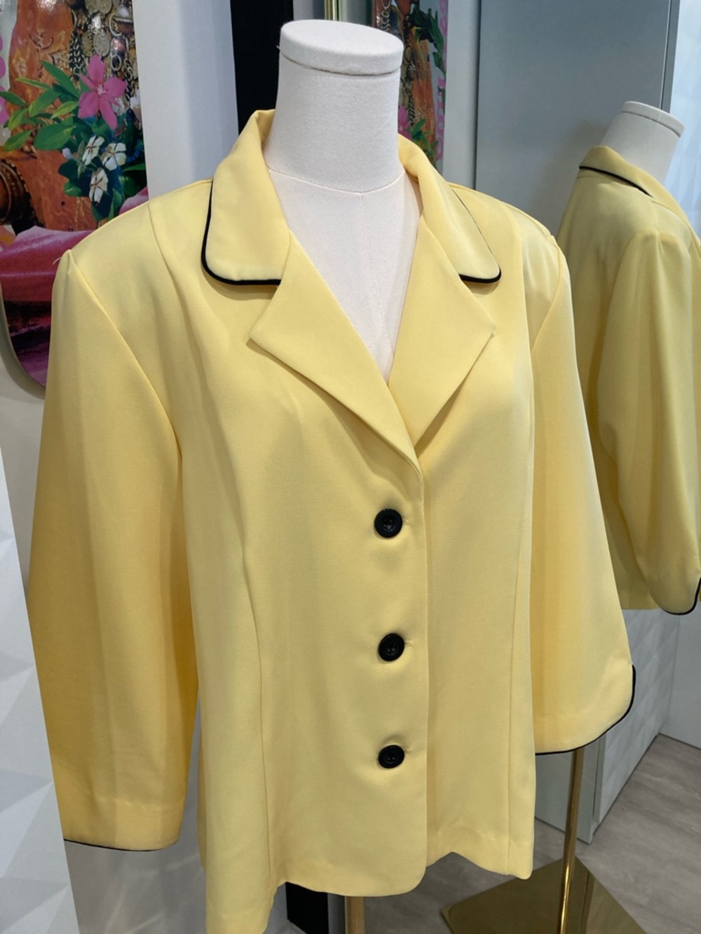 Elegant Yellow Blazer with Black Trim 3/4 Length Sleeve